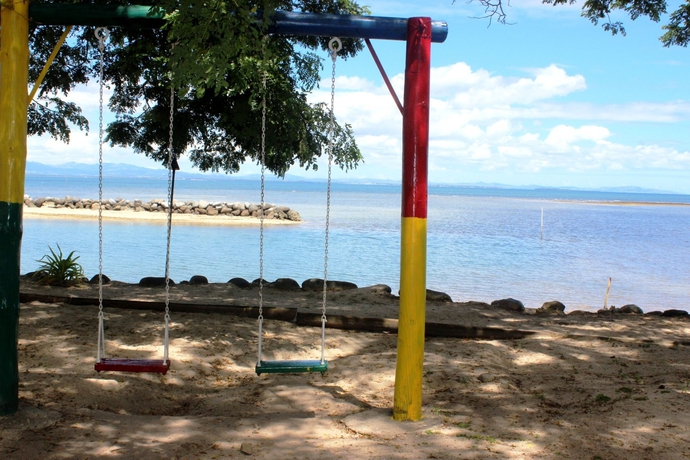 Imagen de los exteriores del Hotel Anchorage Beach Resort. Foto 12