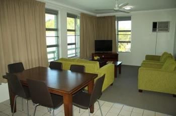 Imagen de los interiores del Hotel Anchorage Motor Inn. Foto 9