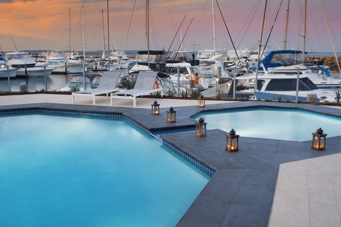Imagen de la piscina del Hotel Anchorage Port Stephens. Foto 16