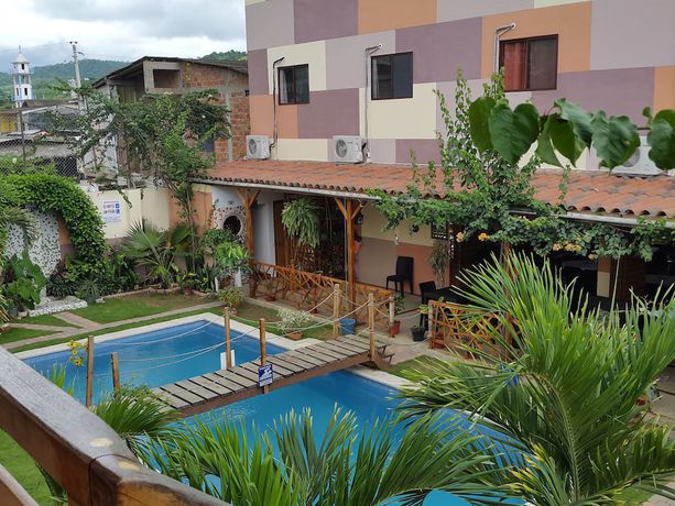 Imagen de los exteriores del Hotel Ancora, Puerto L&oacute;pez. Foto 19