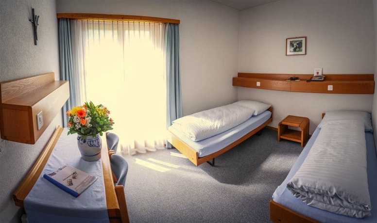 Imagen de la habitación del Hotel And Bildungshaus St Jodern. Foto 10