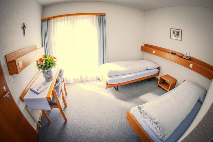 Imagen de la habitación del Hotel And Bildungshaus St Jodern. Foto 14