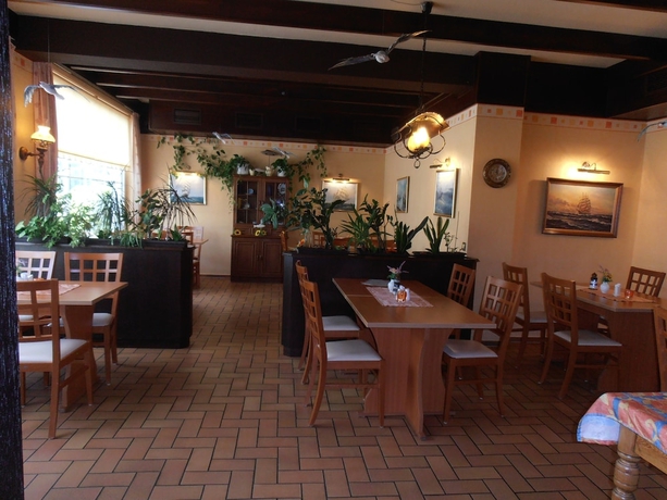 Imagen del bar/restaurante del Hotel And Restaurant Albatros. Foto 2