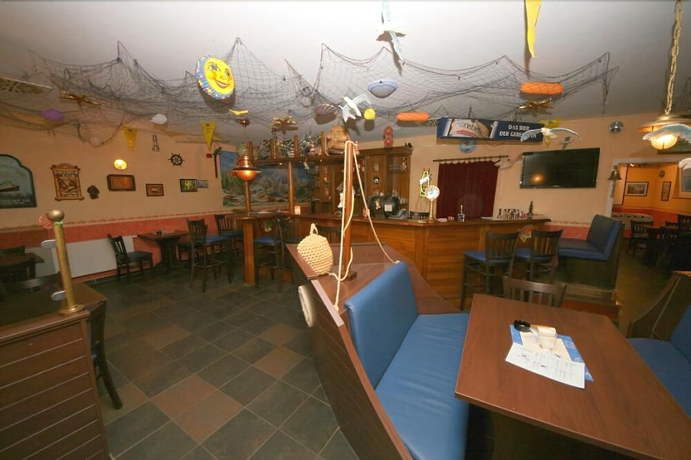 Imagen del bar/restaurante del Hotel And Restaurant Albatros. Foto 6