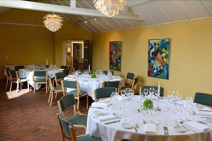 Imagen de los interiores del Hotel And Restaurant Fru Larsen. Foto 19