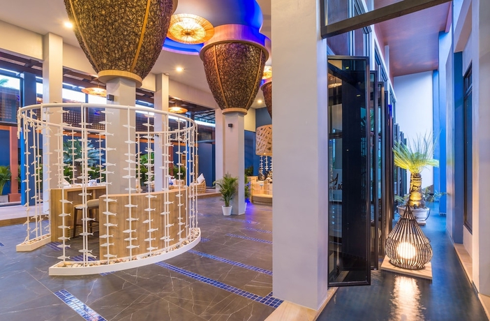 Imagen del bar/restaurante del Hotel Anda Sea Tales Resort. Foto 3