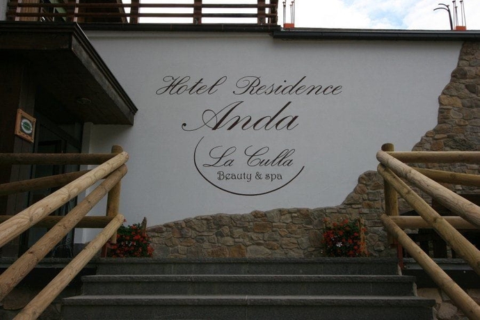 Imagen de la piscina del Hotel Anda Wellness and Spa. Foto 17