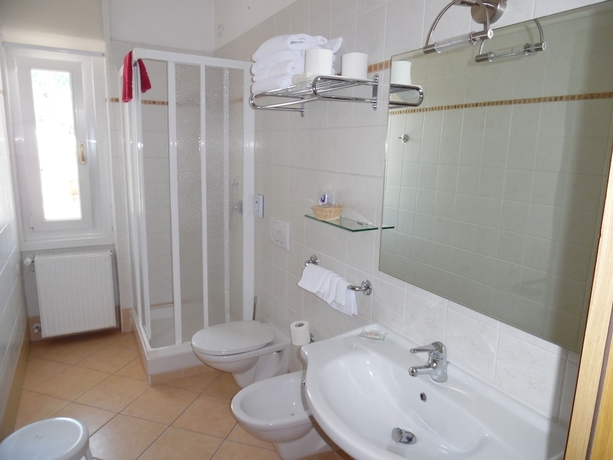 Imagen de la habitación del Hotel Andalo. Foto 12