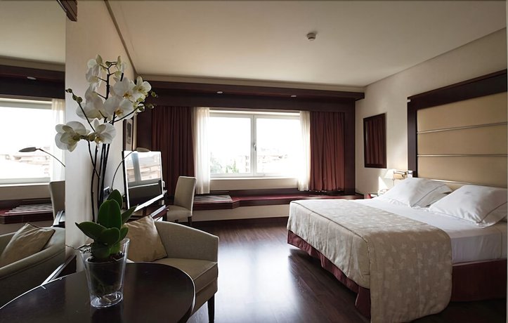 Imagen de la habitación del Hotel Andalucia Center. Foto 6