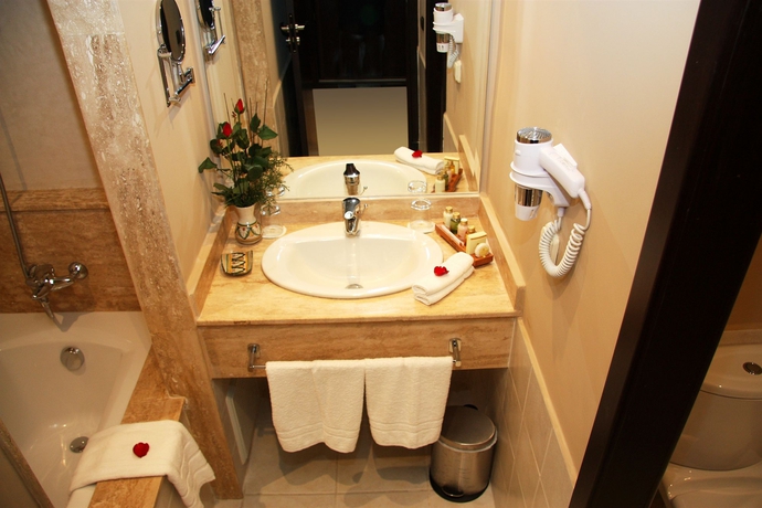 Imagen de la habitación del Hotel Andalucia Golf and Spa Tanger. Foto 11