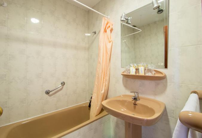 Imagen de la habitación del Hotel Andalucía, Lanjarón ( Alpujarra ). Foto 8