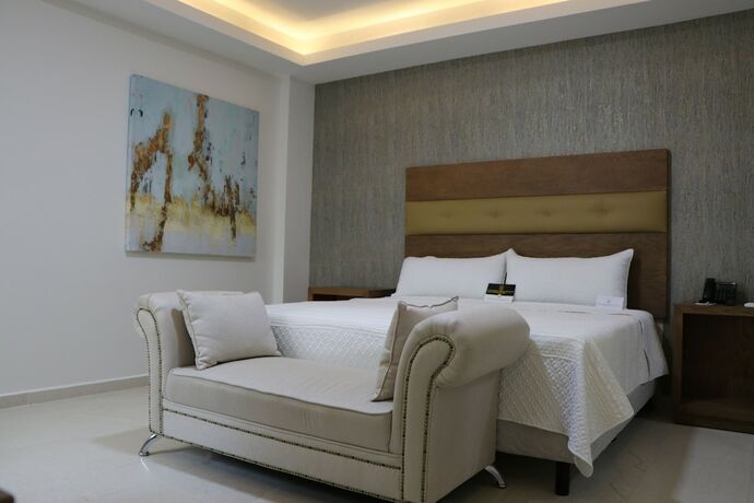 Imagen de la habitación del Hotel Andaluc&iacute;a, TORRE&Oacute;N. Foto 9