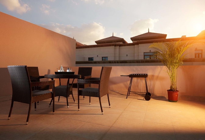 Imagen de los exteriores del Hotel Andalus Al Seef Resort and Spa. Foto 6