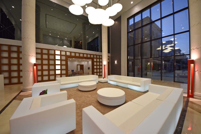 Imagen de los interiores del Hotel Andalus Al Seef Resort and Spa. Foto 14