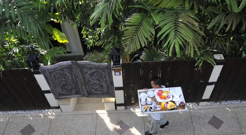 Imagen de los exteriores del Hotel Andaman White Beach Resort. Foto 8