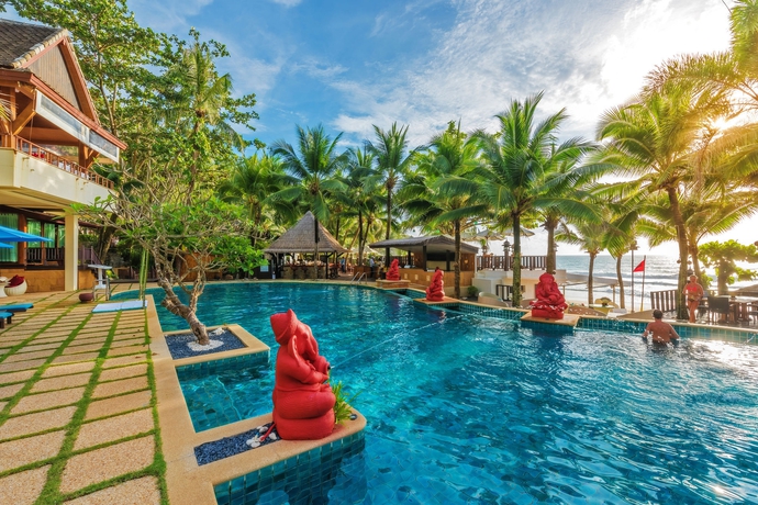 Imagen de la piscina del Hotel Andaman White Beach Resort. Foto 14