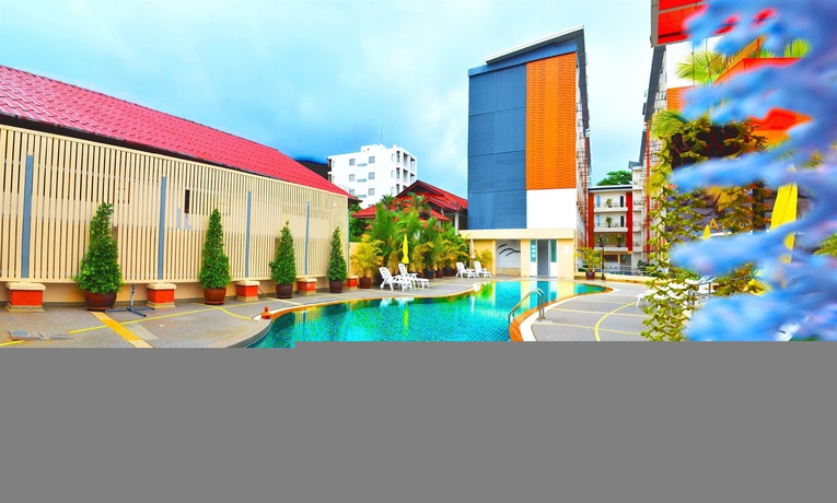 Imagen de la piscina del Hotel Andatel Grandé Patong Phuket. Foto 16