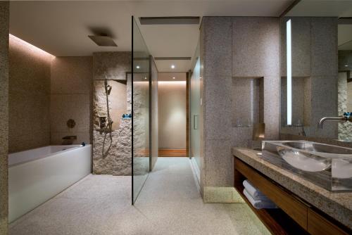 Imagen de la habitación del Hotel Andaz Xintiandi Shanghai - A Concept By Hyatt. Foto 17