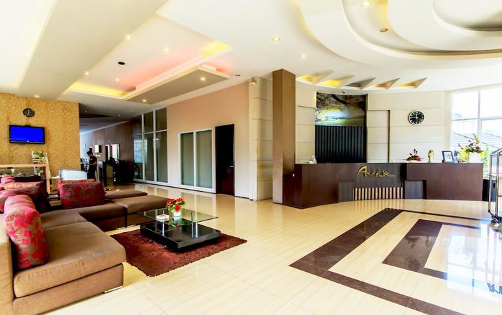 Imagen de los interiores del Hotel Andelir, Bandung. Foto 17