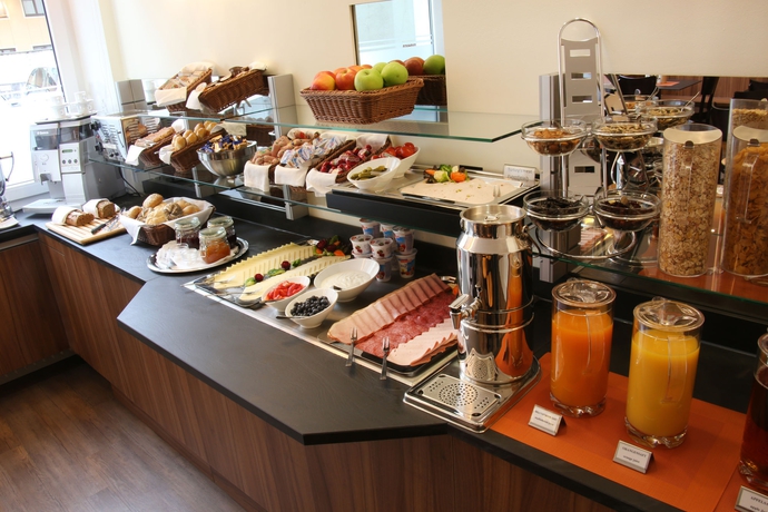 Imagen del bar/restaurante del Hotel Andi Stadthotel. Foto 3