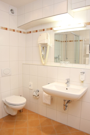 Imagen de la habitación del Hotel Andi Stadthotel. Foto 11