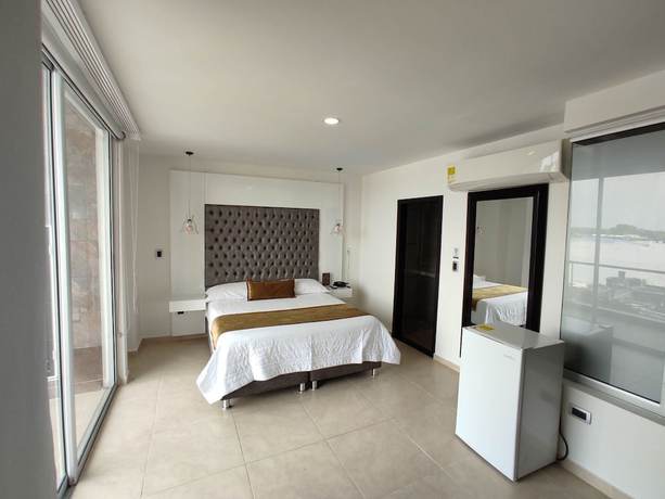 Imagen de la habitación del Hotel Andinos Plaza Florencia. Foto 3