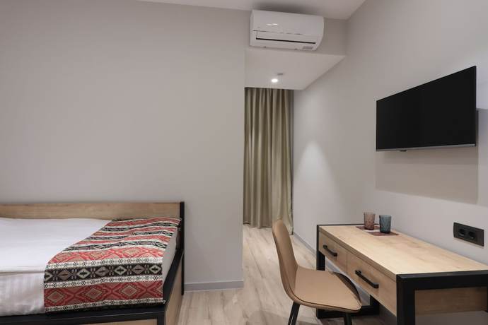 Imagen de la habitación del Hotel Andor. Foto 17