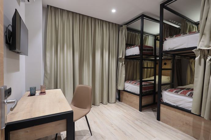 Imagen de la habitación del Hotel Andor. Foto 20