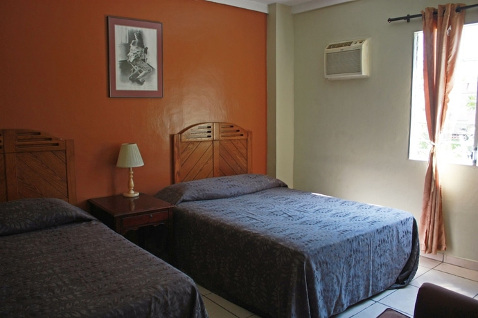 Imagen de la habitación del Hotel Andoria. Foto 10