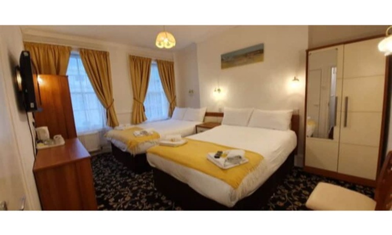 Imagen de la habitación del Hotel Andorra Guest Accommodation. Foto 20