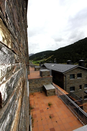 Imagen de los exteriores del Hotel Andorra Peretol. Foto 12