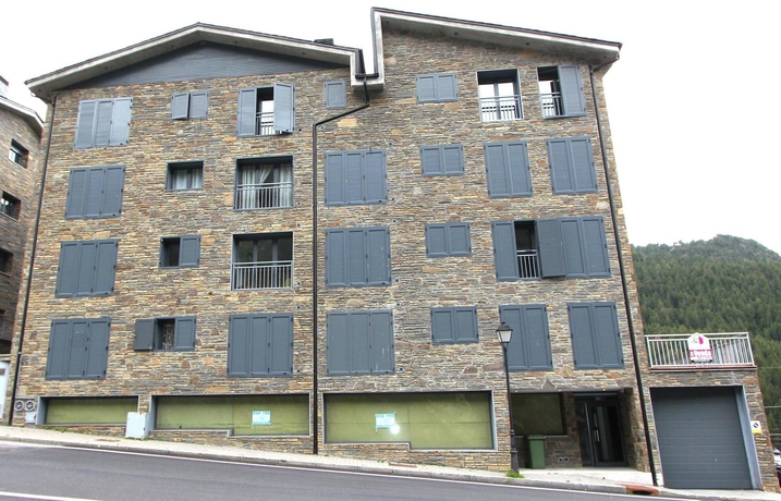 Imagen de los exteriores del Hotel Andorra Peretol. Foto 13