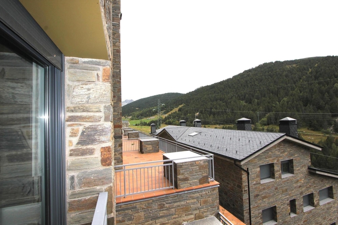 Imagen de los exteriores del Hotel Andorra Peretol. Foto 14