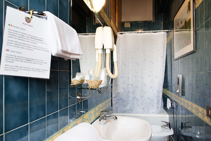 Imagen de la habitación del Hotel Andrea, Florencia. Foto 6