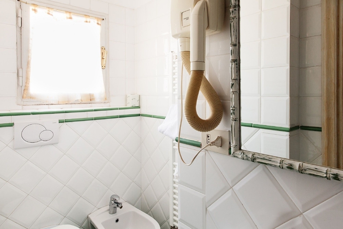 Imagen de la habitación del Hotel Andrea, Florencia. Foto 11