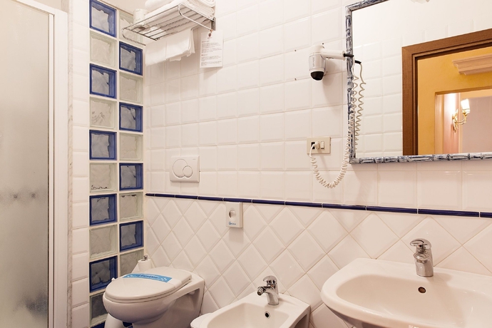 Imagen de la habitación del Hotel Andrea, Florencia. Foto 12