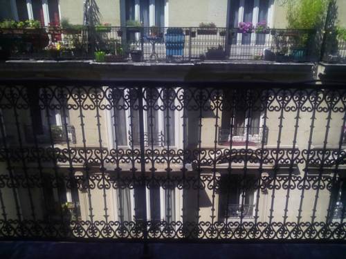 Imagen de la habitación del Hotel André Gill. Foto 10