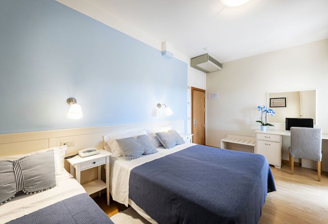 Imagen de la habitación del Hotel Andreaneri. Foto 4