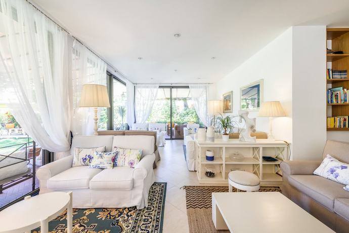 Imagen de los interiores del Hotel Andreaneri. Foto 19