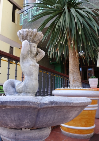 Imagen de los exteriores del Hotel Andrea's. Foto 15