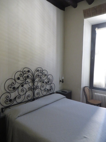 Imagen de la habitación del Hotel Andreina. Foto 8