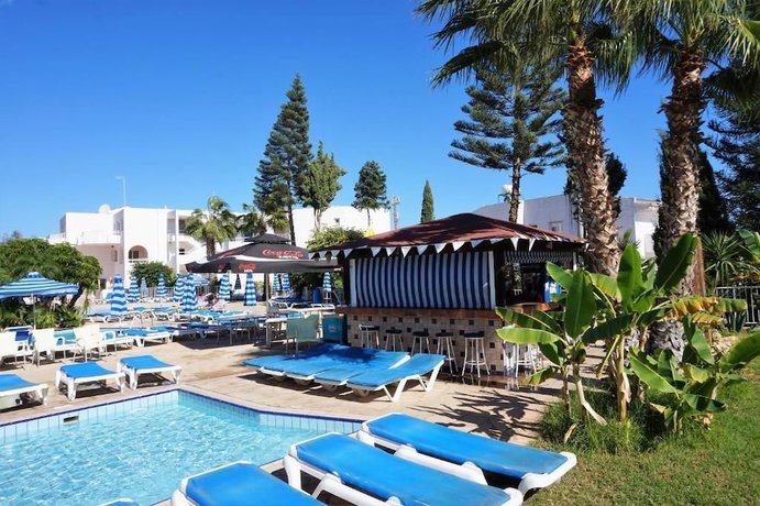 Imagen de la piscina del Hotel Andreotis Apts. Foto 14