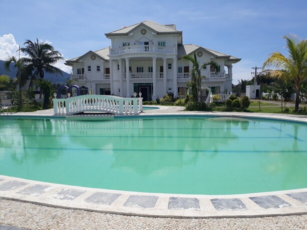Imagen de la piscina del Hotel Andres Resort. Foto 33