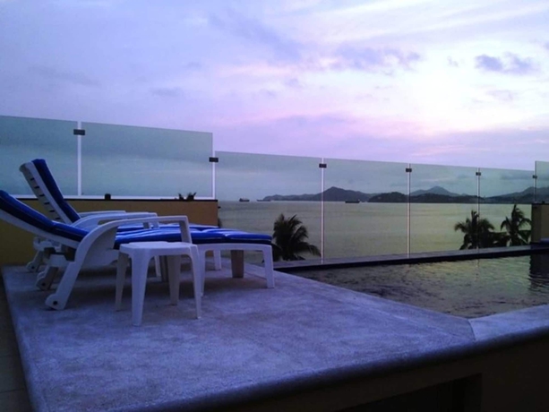 Imagen de la piscina del Hotel Andressa Mia Apartments. Foto 19