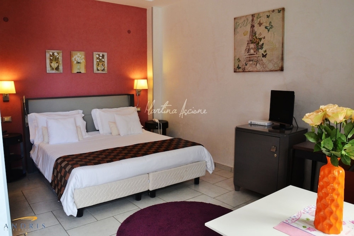 Imagen de la habitación del Hotel Andris. Foto 5