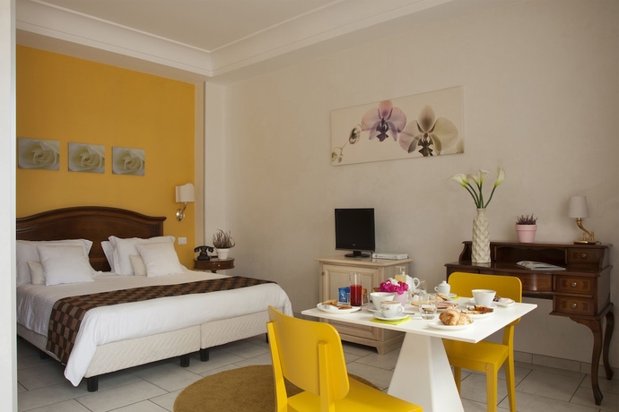 Imagen de la habitación del Hotel Andris. Foto 13