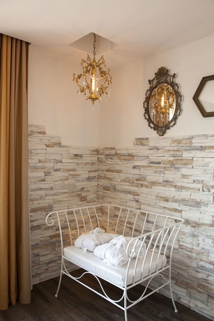 Imagen de la habitación del Hotel Andris. Foto 14