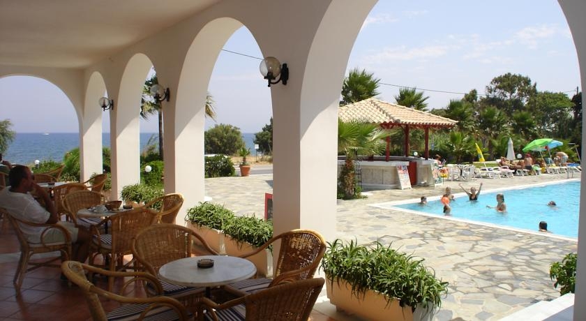 Imagen de los exteriores del Hotel Andromeda Apartments. Foto 5