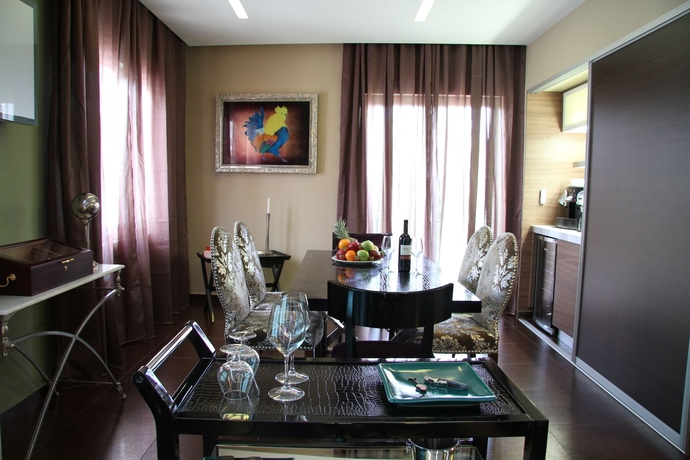 Imagen de la habitación del Hotel Andromeda Suites and Apartments. Foto 12