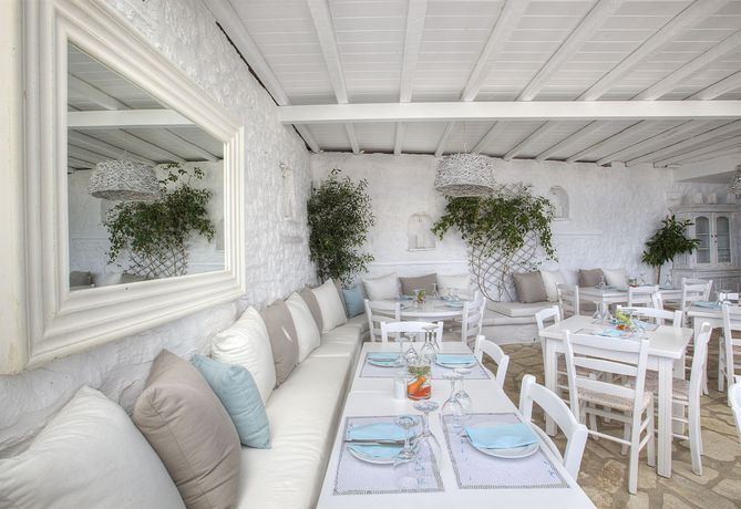 Imagen del bar/restaurante del Hotel Andronis Minois. Foto 7